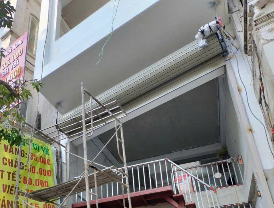 lô cửa cuốn trạng thái mở hoàn toàn