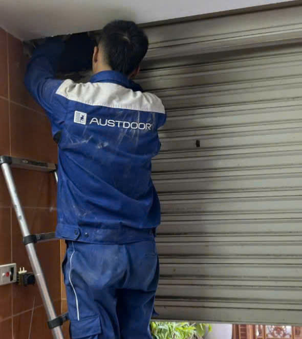 sua-cua-cuon-austdoor-2.jpg