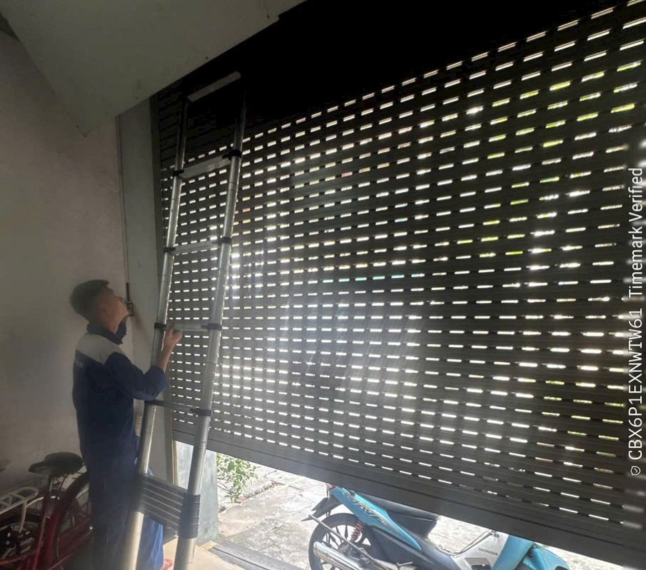 Cửa cuốn tự mở lên hay đóng xuống