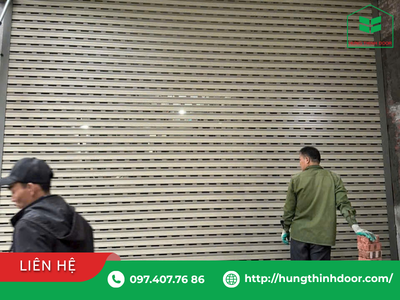 Nan cửa cuốn Austdoor chế tạo từ vật liệu hợp kim nh&ocirc;m hoặc th&eacute;p mạ cao cấp, phủ sơn tĩnh điện chống ăn m&ograve;n v&agrave; gỉ s&eacute;t tối ưu.