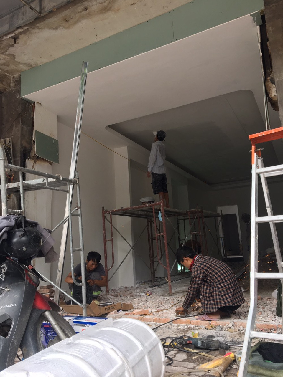 Lắp đặt cửa cuốn tại Nhân Chính, Thanh Xuân, Hà nội