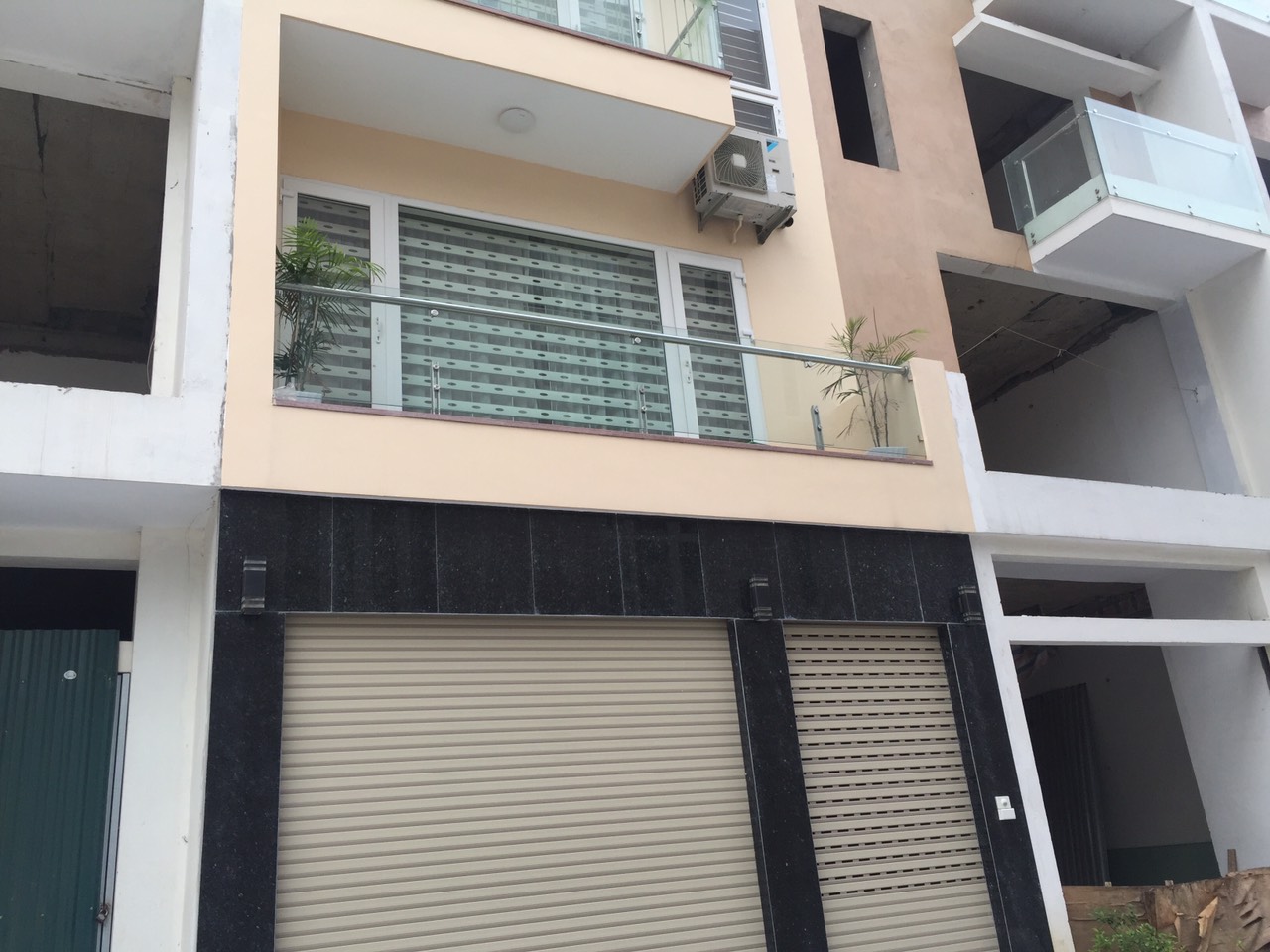 Mua cửa cuốn mã C70 cuả Austdoor tại Tương Mai, Hoàng  Mai, Hà Nội